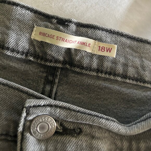 Levi’s Ribcage Straight Ankle Jeans – Gray – Size 18W | Good Condition - Picture 3 of 3